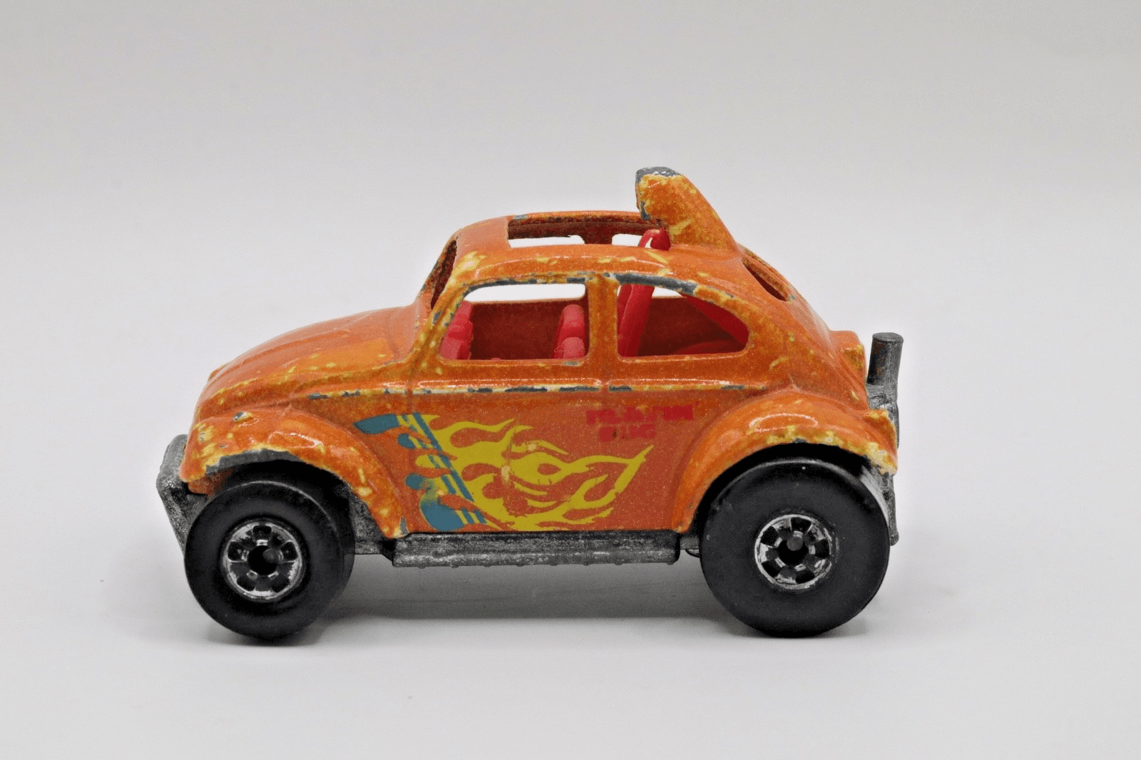 1983 Hot Wheels ~ VW VOLKSWAGEN BAJA BUG ~ Orange Flames 1:64 Diecast - Thumbnail 2