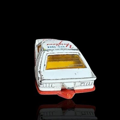 Corgi ~NY Yankees Mustang Cobra ~ Red/White 1:64 Vintage Diecast Car - Thumbnail 5