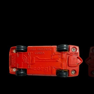 Corgi ~NY Yankees Mustang Cobra ~ Red/White 1:64 Vintage Diecast Car - Thumbnail 6