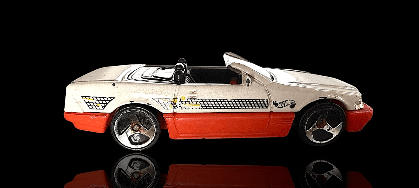 HOT WHEELS 1989 Mercedes-Benz 500 SL Convertible ~ White 1;64
