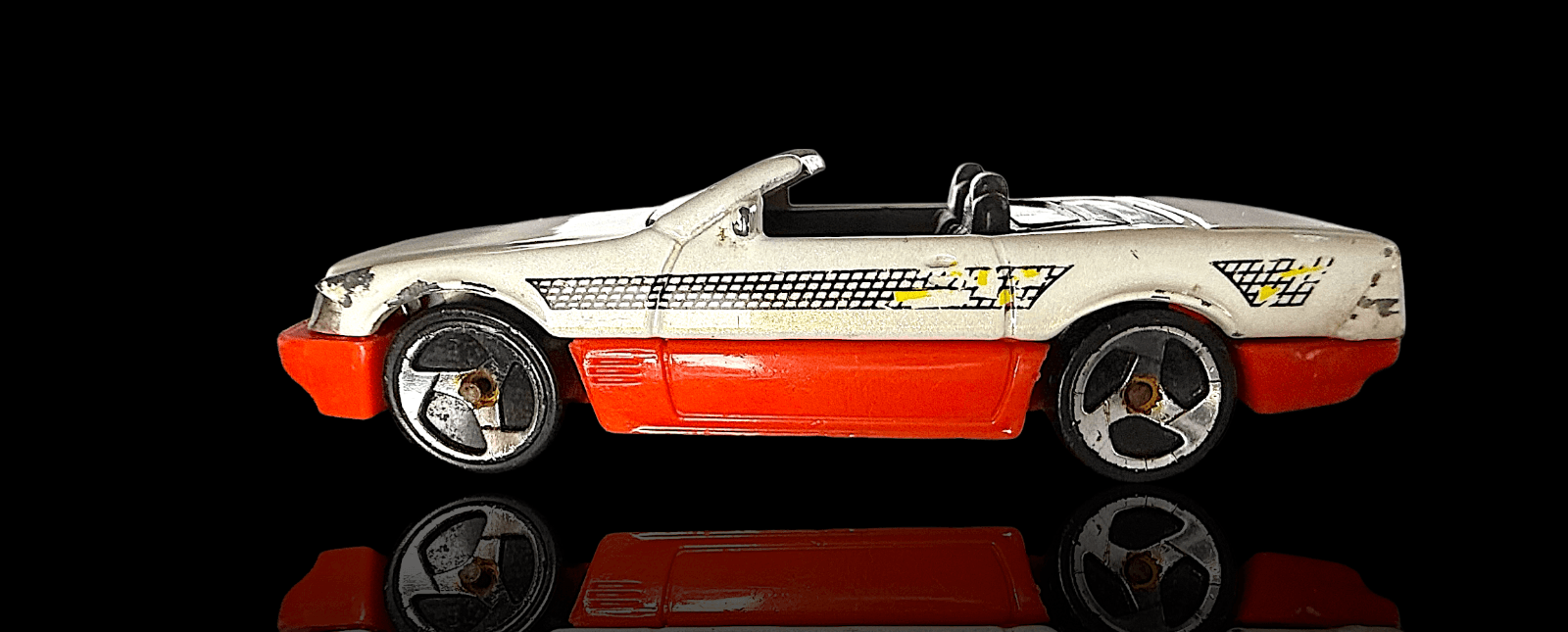 HOT WHEELS 1989 Mercedes-Benz 500 SL Convertible ~ White 1;64 - Thumbnail 2