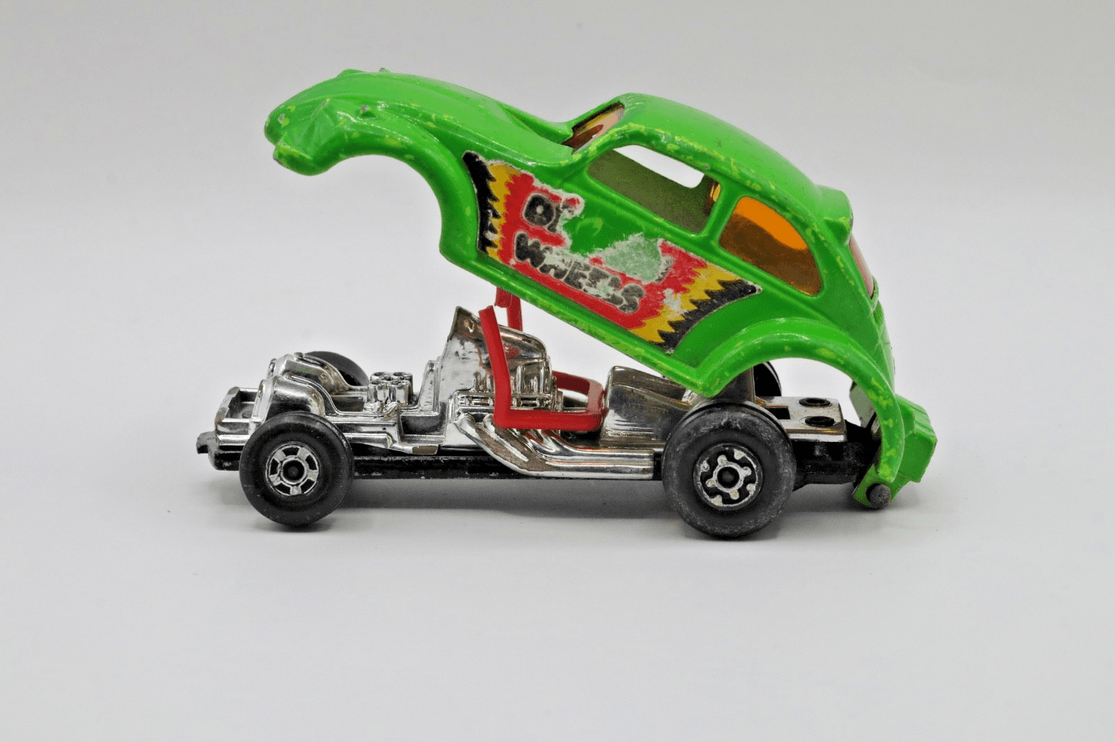 LESNEY Matchbox Superfast ~ 1972 VW Beetle ~ #43 Dragon Wheels ~ Diecast - Thumbnail 2