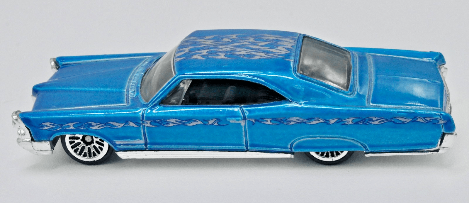 2003 Hot Wheels First Editions ~ 1965 PONTIAC BONNEVILLE ~Lowrider #13 1/64 - Thumbnail 2