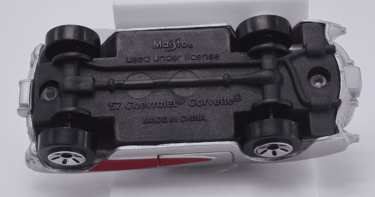 Maisto ~ 1957 CHEVROLET CORVETTE ~ Silver / Red 1:64 Diecast - Thumbnail 10