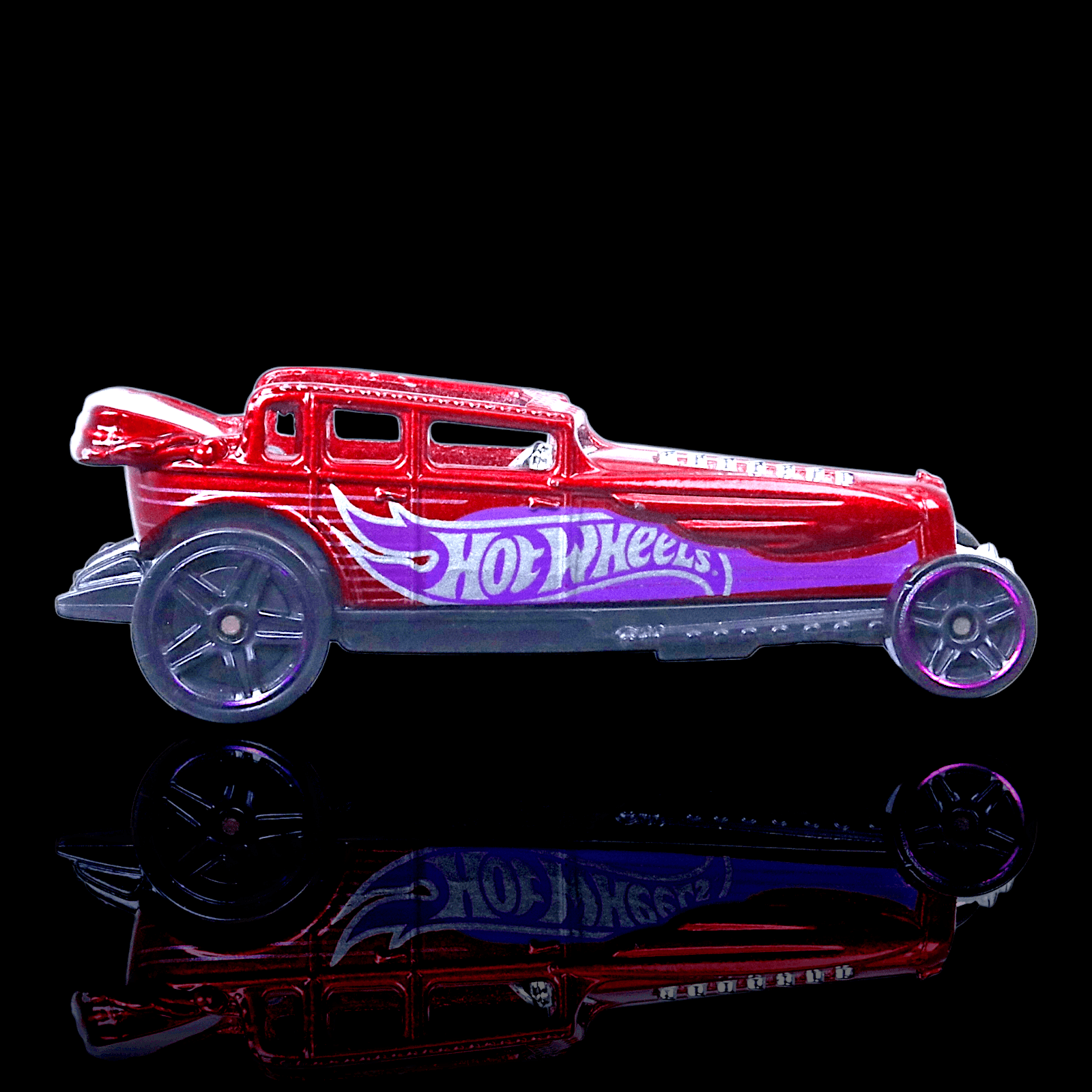 Hot Wheels 2014 GREAT GATSPEED ~ Red CFH25 ~ 1:64 Diecast Car ~ Red/Purple Trim