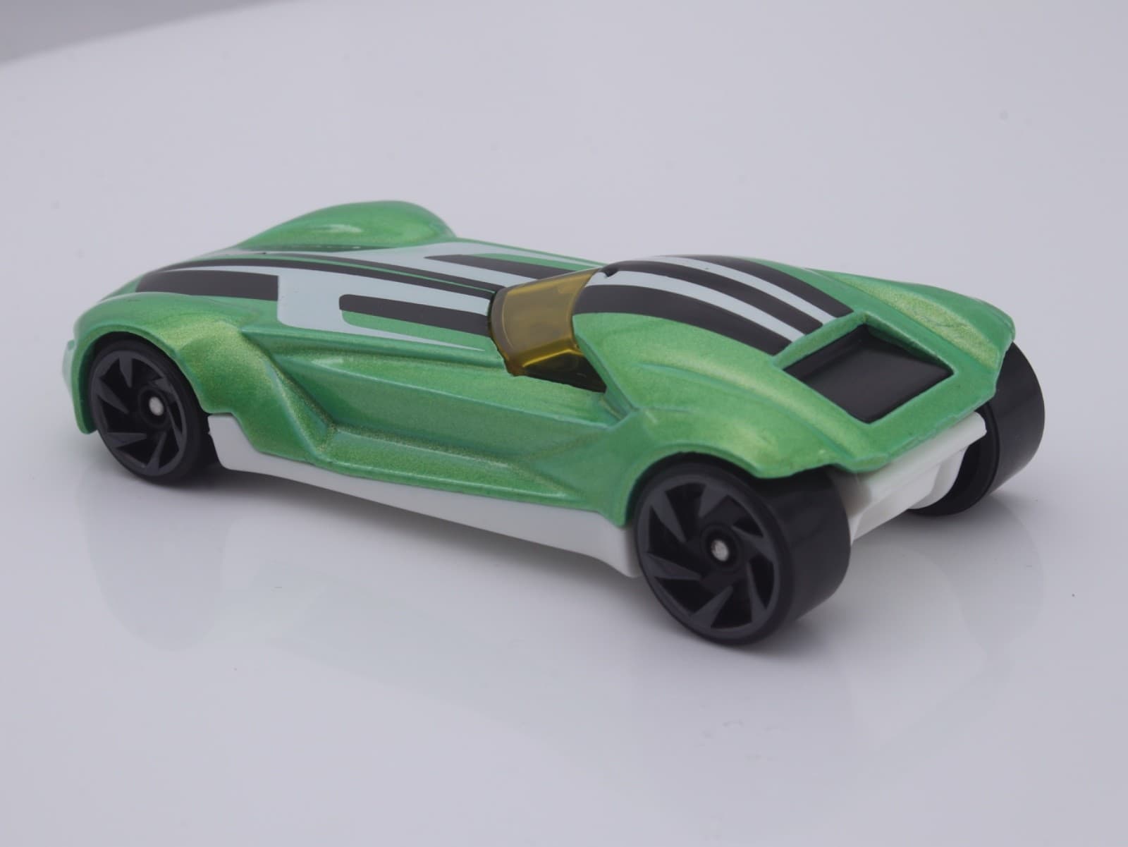 2020 Hot Wheels Dream Garage ~ TWIN MILL GEN-E (4/10) ~ 1/64 Green 62/250 - Thumbnail 6