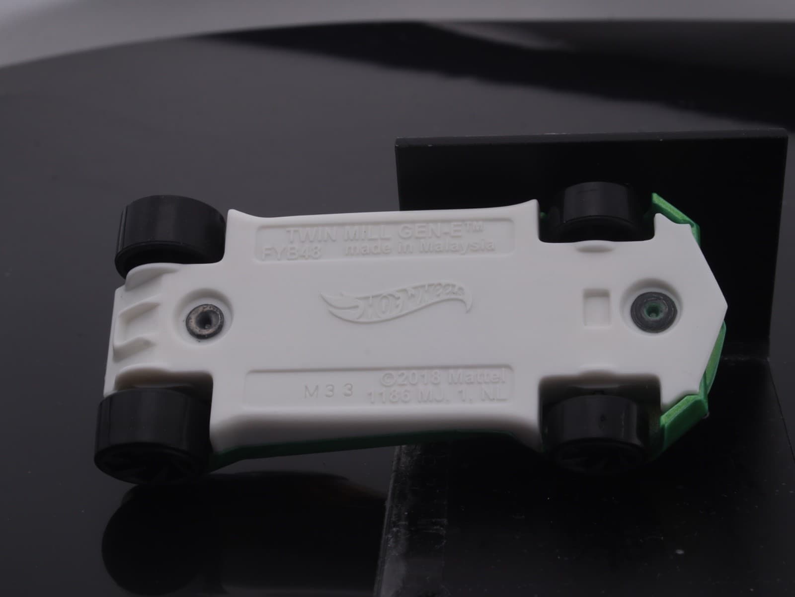 2020 Hot Wheels Dream Garage ~ TWIN MILL GEN-E (4/10) ~ 1/64 Green 62/250 - Thumbnail 9