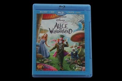 Alice in Wonderland (1 Blu-Ray DVD, 1 Reg DVD & 1 Digital Copy disc)