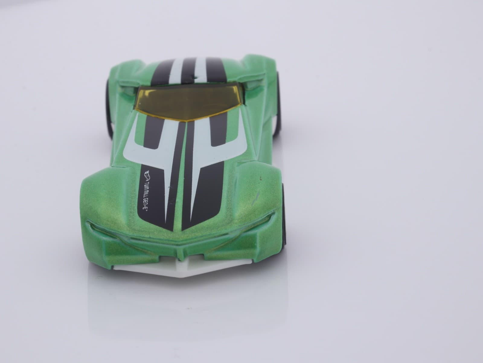 2020 Hot Wheels Dream Garage ~ TWIN MILL GEN-E (4/10) ~ 1/64 Green 62/250 - Thumbnail 7