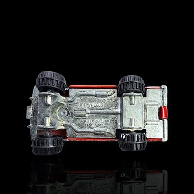 Hot Wheels 1980 Red Chevy Blazer 4X4 ~ Vintage ~ Casting Motorcycle On Back - Thumbnail 6