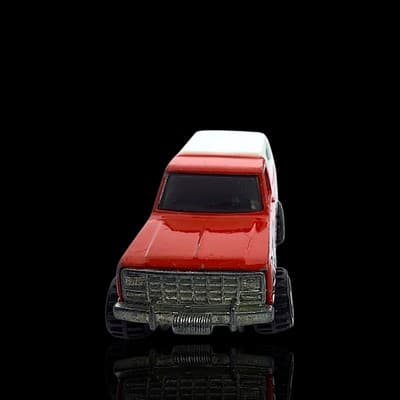 Hot Wheels 1980 Red Chevy Blazer 4X4 ~ Vintage ~ Casting Motorcycle On Back - Thumbnail 3