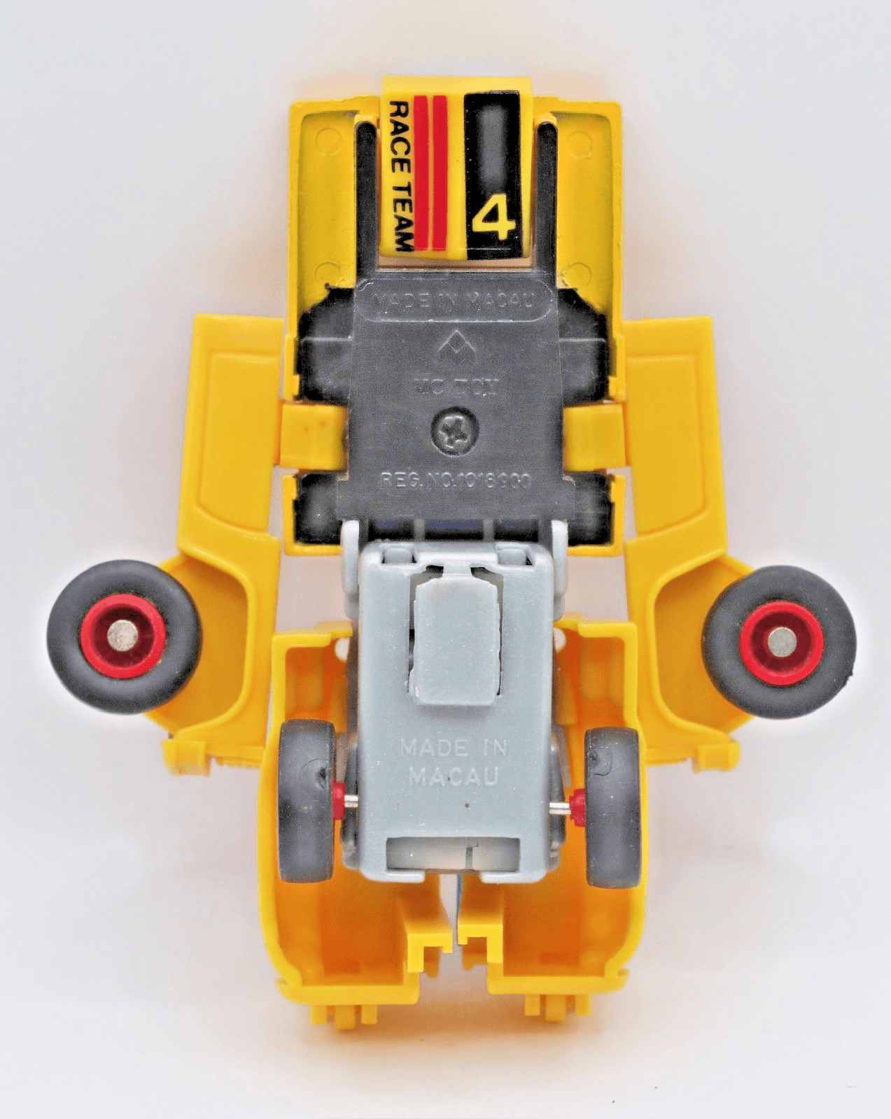 MC Toys ~ DYNABOT / MOTOBOT ~ Yellow Race Truck 4 x 4 Robot Transformer 1980s - Thumbnail 8