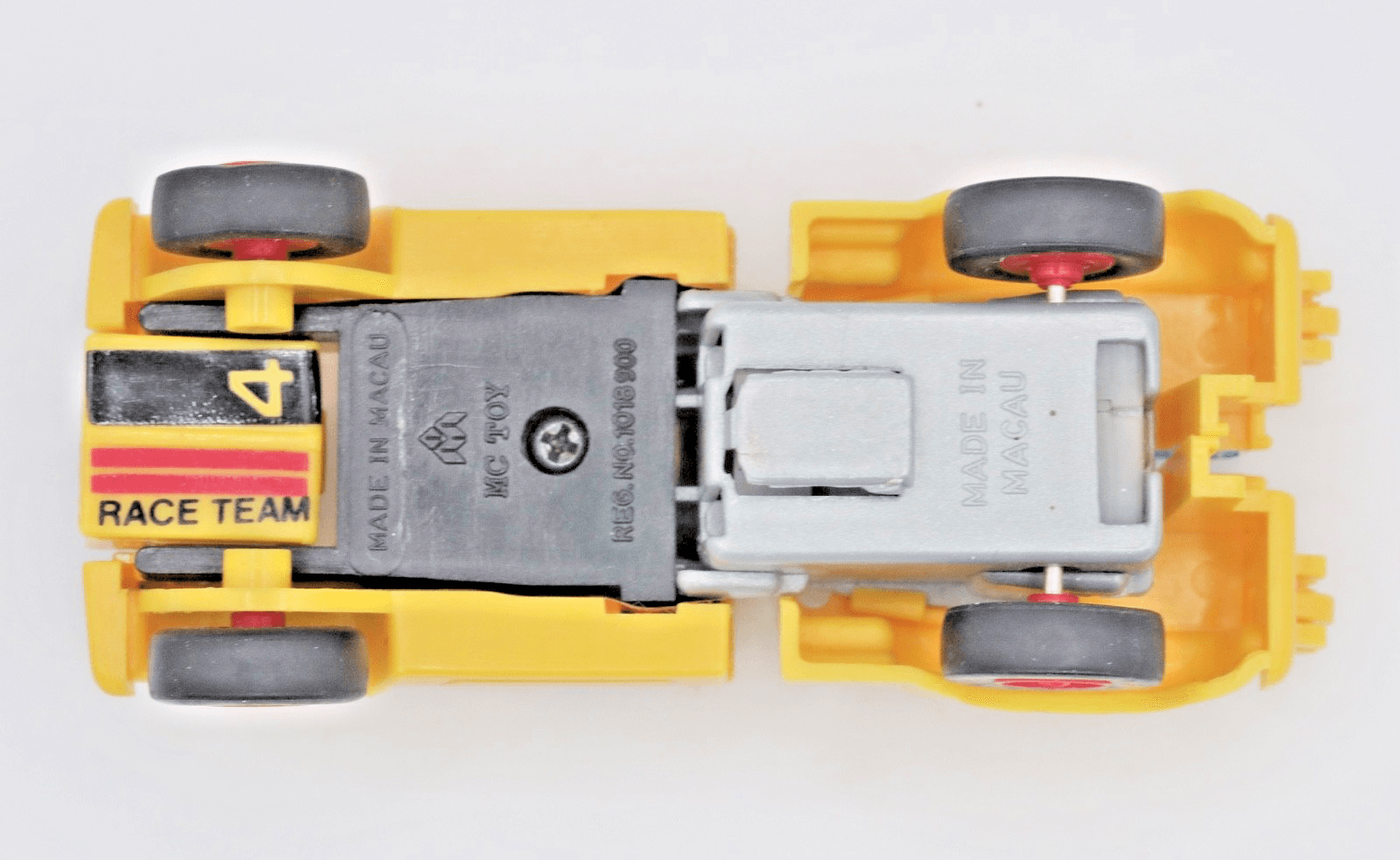 MC Toys ~ DYNABOT / MOTOBOT ~ Yellow Race Truck 4 x 4 Robot Transformer 1980s - Thumbnail 6
