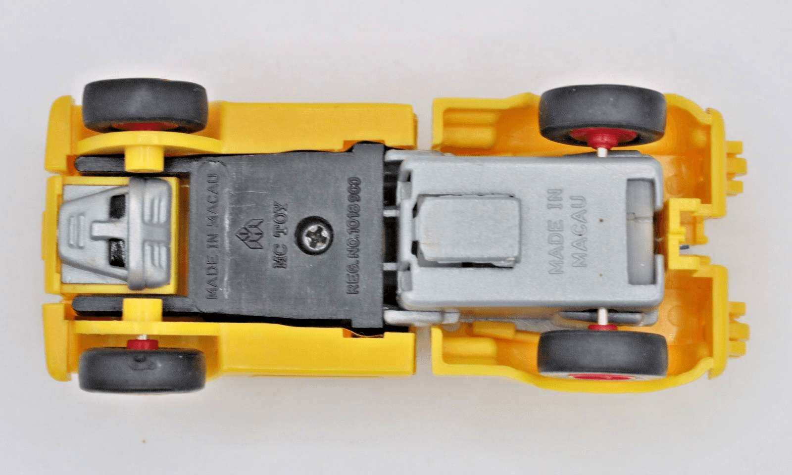 MC Toys ~ DYNABOT / MOTOBOT ~ Yellow Race Truck 4 x 4 Robot Transformer 1980s - Thumbnail 9