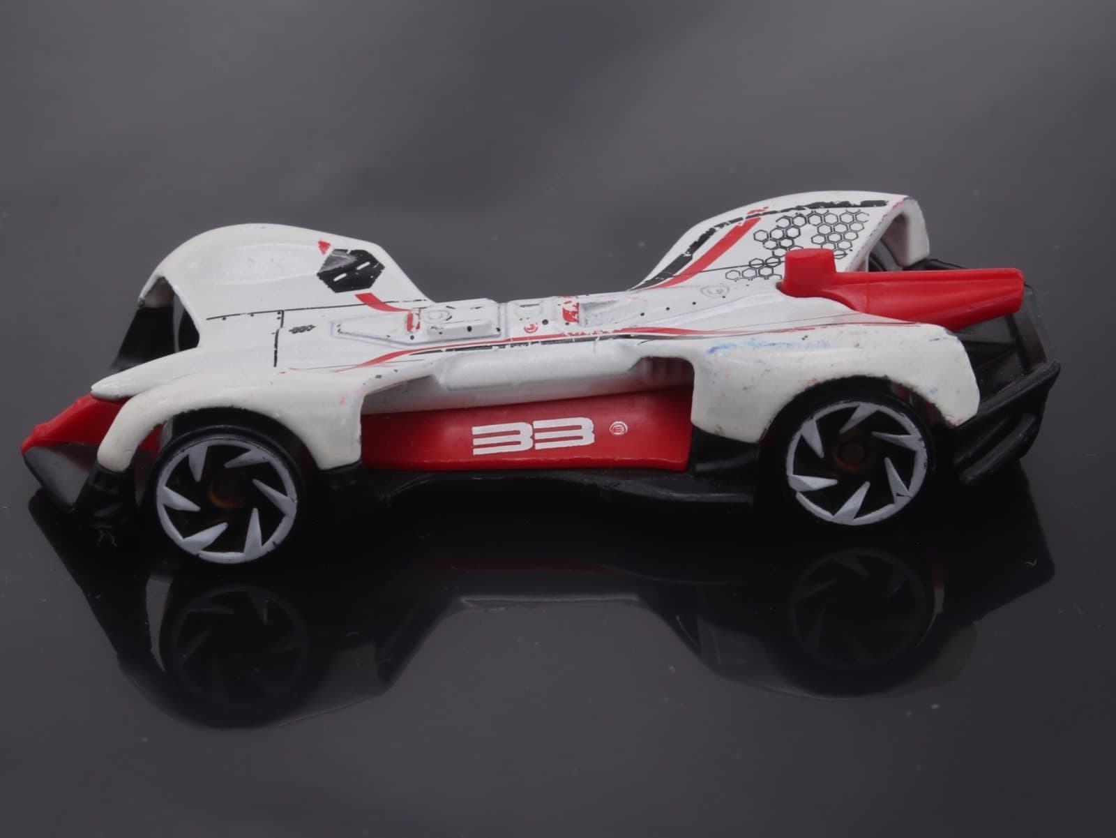 20129 Hot Wheels Race Day ~ ROBORACE ROBOCAR (9/10) ~ 1/64 Diecast 161/250 - Thumbnail 4