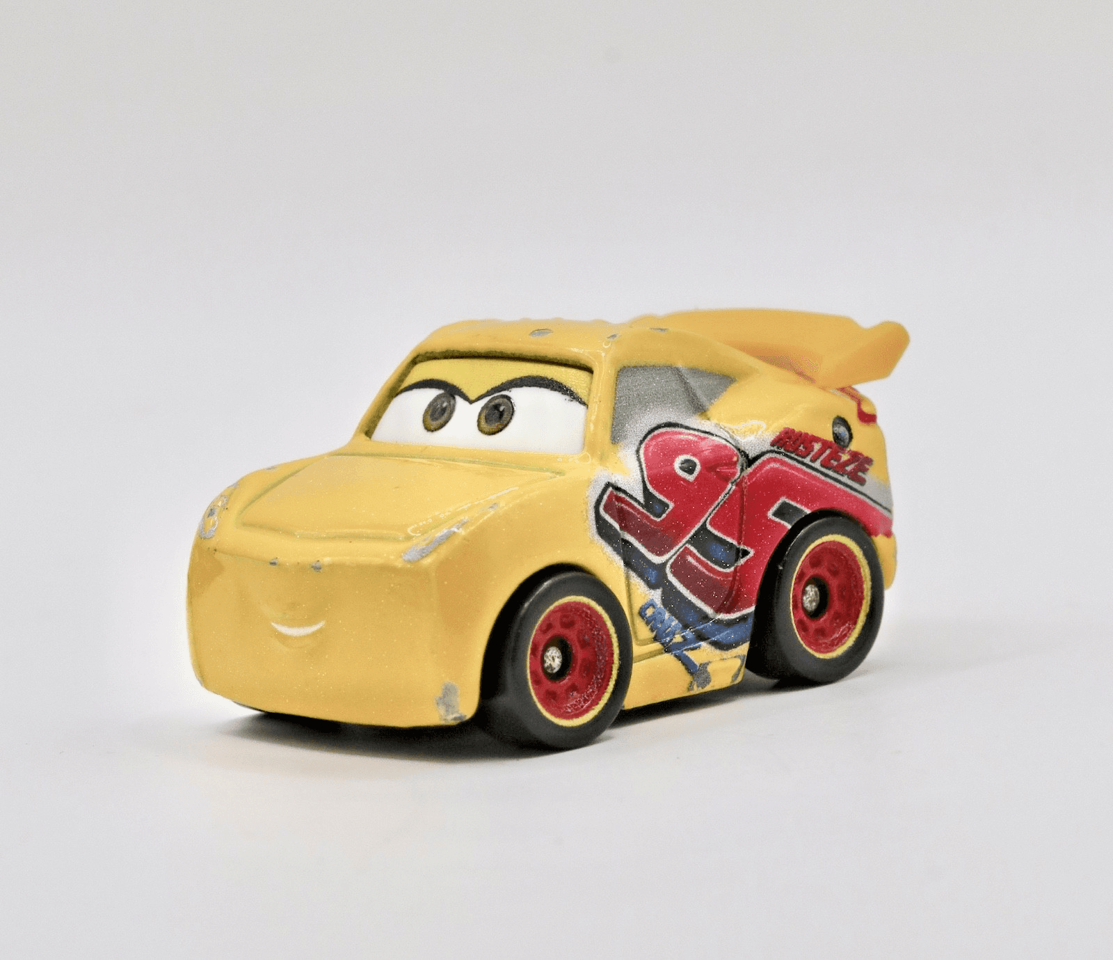 Disney Pixar Cars ~ Mini Racers ~ RUST-EZE CRUZ RAMIREZ #95 ~ Diecast - Thumbnail 2