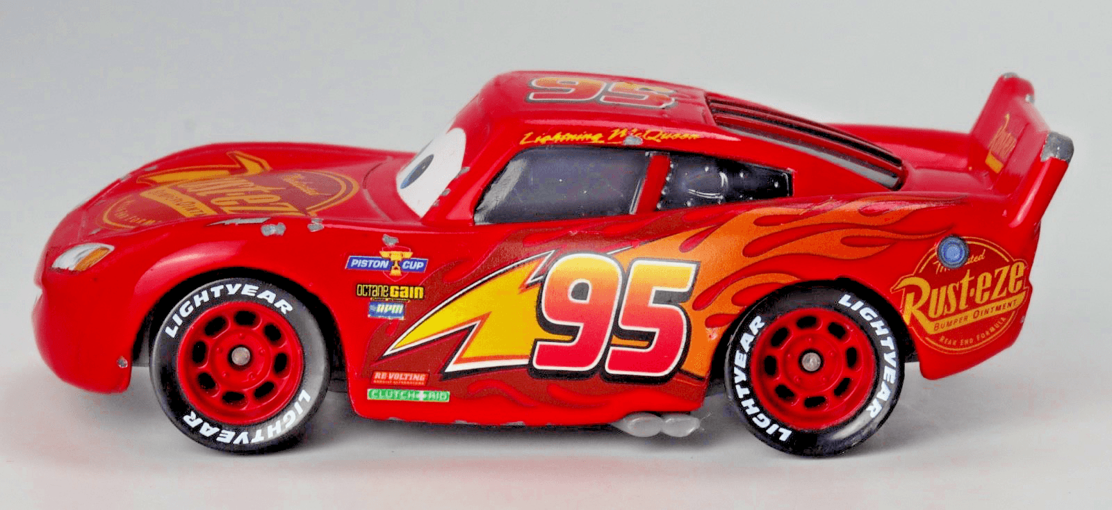 Disney Pixar Cars ~ LIGHTNING MCQUEEN "RUST-EZE" #95 ~ Red 1:55 Diecast - Thumbnail 4