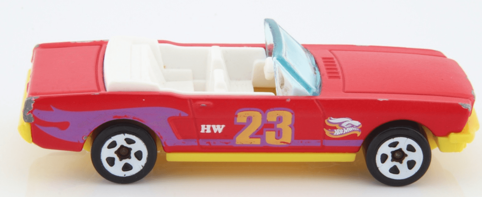 2023 Hot Wheels Spring / Easter Series ~ 1965 FORD MUSTANG CONVERTIBLE ~ 1:64 - Thumbnail 3