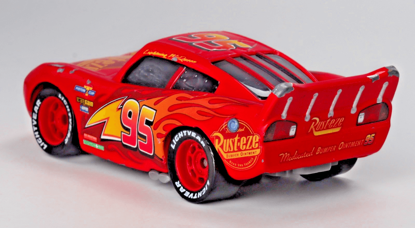 Disney Pixar Cars ~ LIGHTNING MCQUEEN "RUST-EZE" #95 ~ Red 1:55 Diecast - Thumbnail 6