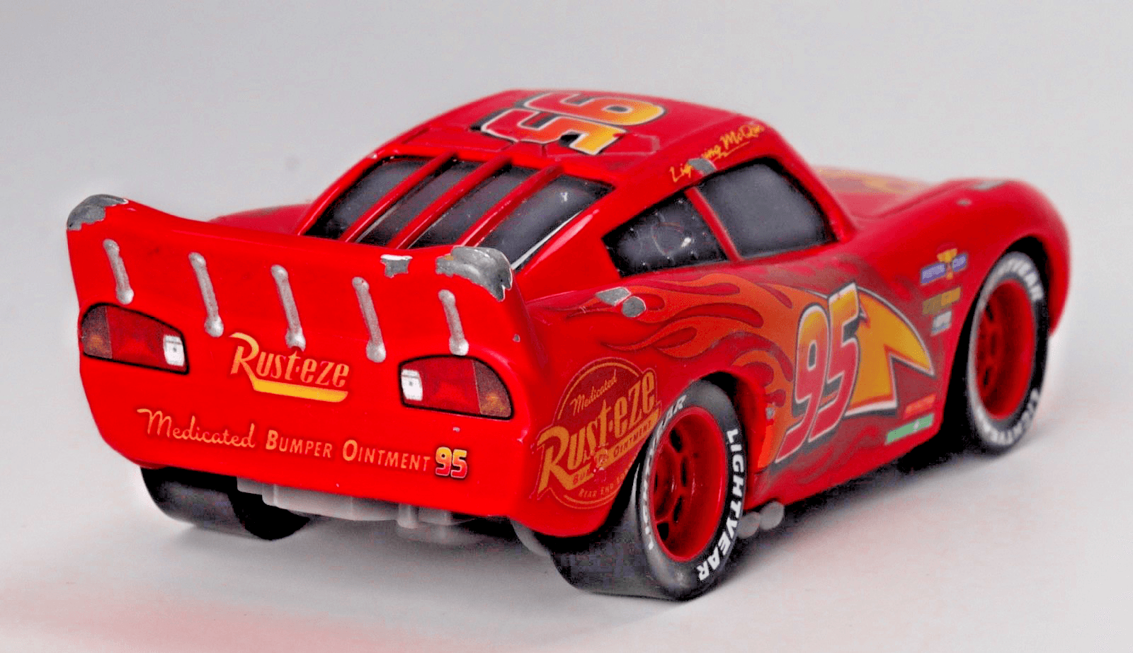 Disney Pixar Cars ~ LIGHTNING MCQUEEN "RUST-EZE" #95 ~ Red 1:55 Diecast - Thumbnail 5