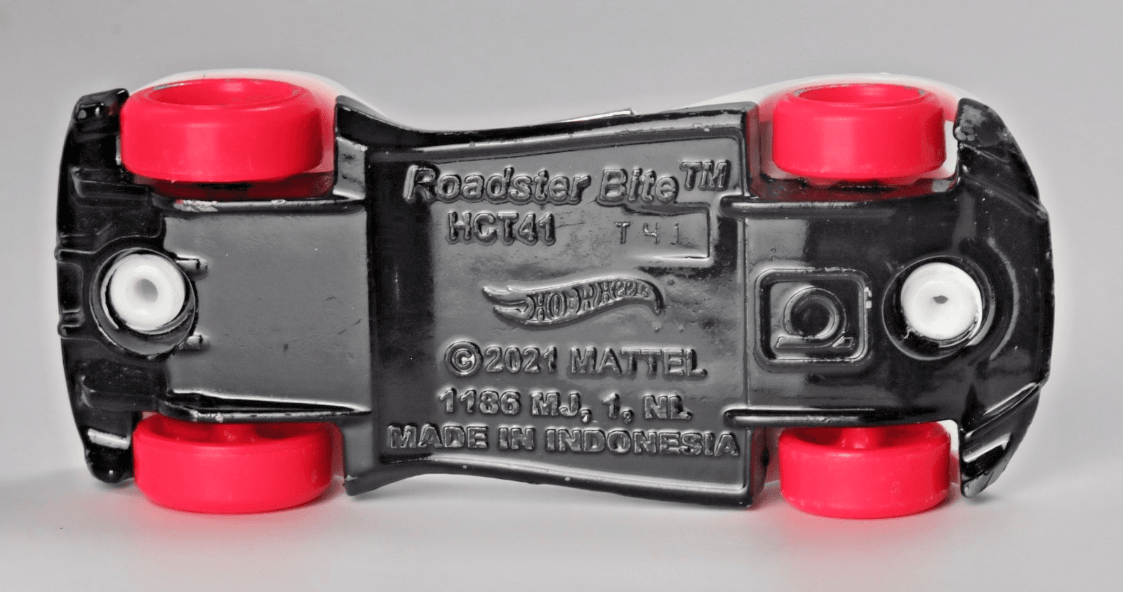 2022 Hot Wheels ~ ROADSTER BITE ~ HW Speed Team 1/5 ~ 22/250 Diecast Car - Thumbnail 10