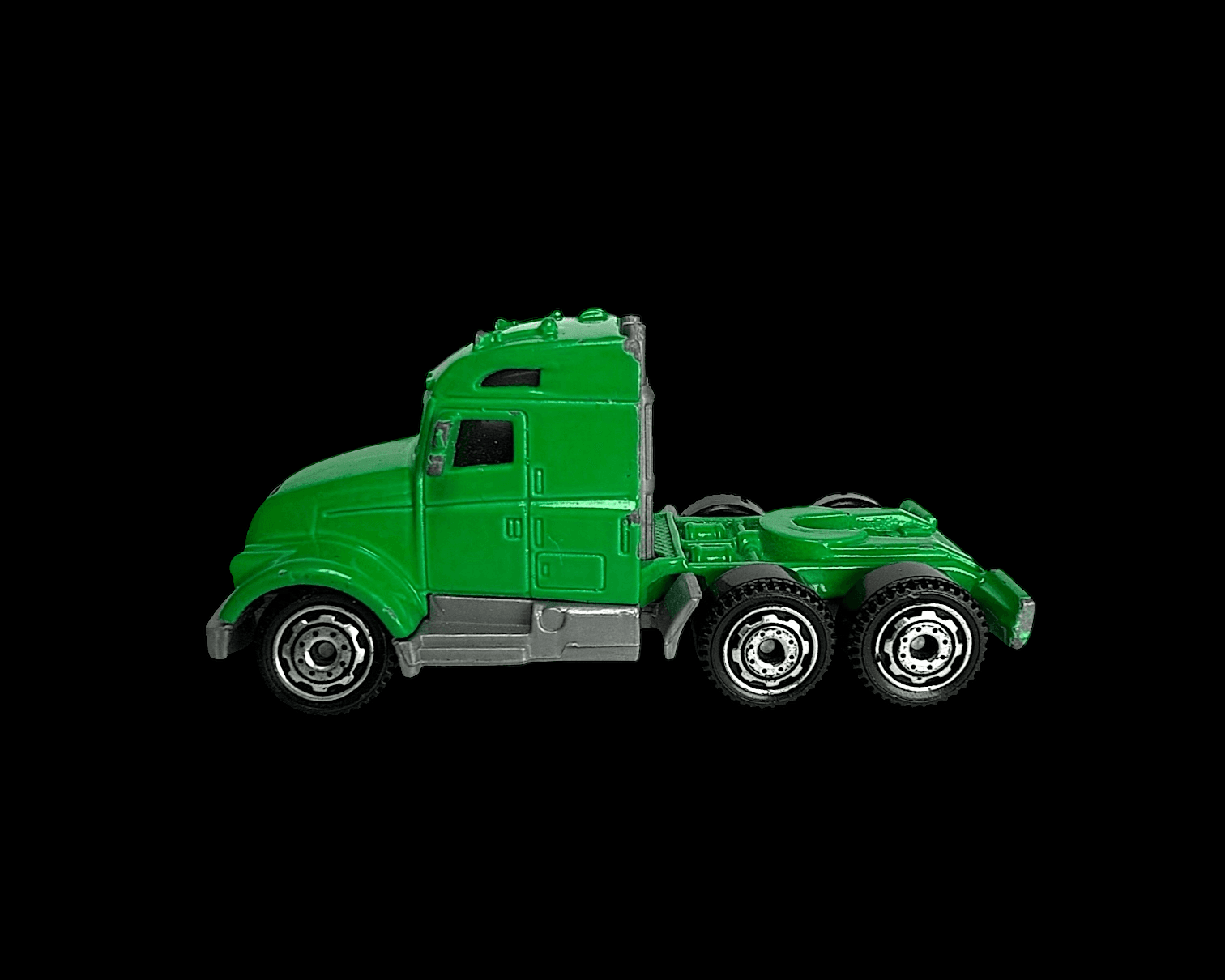 Matchbox 2004 Green Tractor Cab Diecast - Treasure Inside #31 - Thumbnail 2
