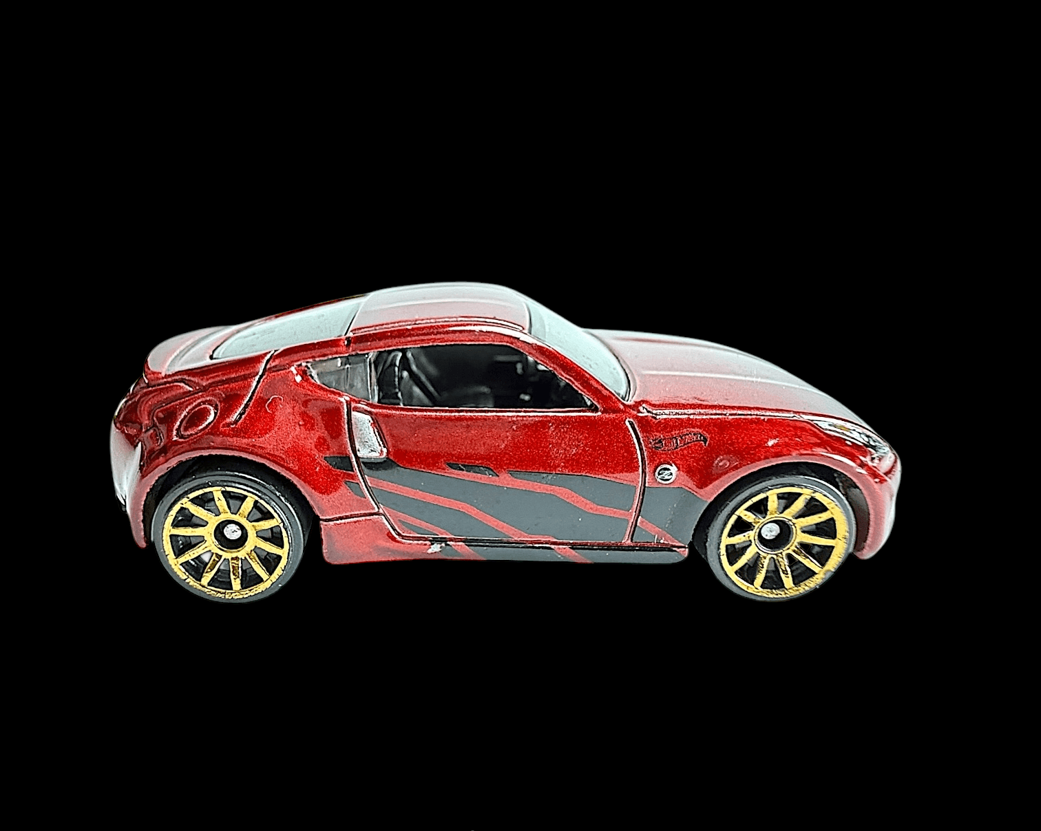 Hot Wheels Nissan 370Z Red Gold Wheels Diecast Car