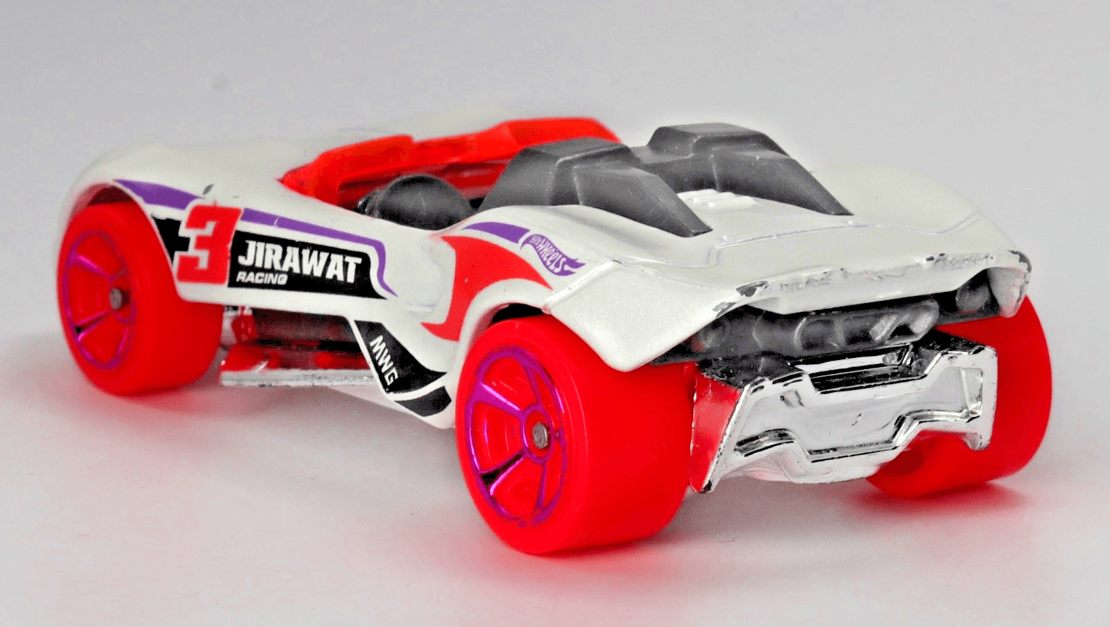 2014 Hot Wheels CARBONIC JIRAWAT ~ Racing White ~ #3 ~ 1:64 Diecast - Thumbnail 4