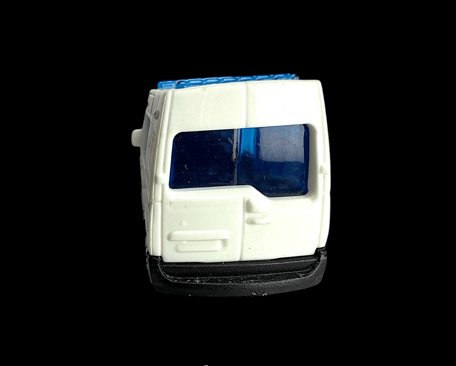 Matchbox ~ Renault Master Ambulance ~ 11/13 Global Series ~ White Diecast - Thumbnail 3