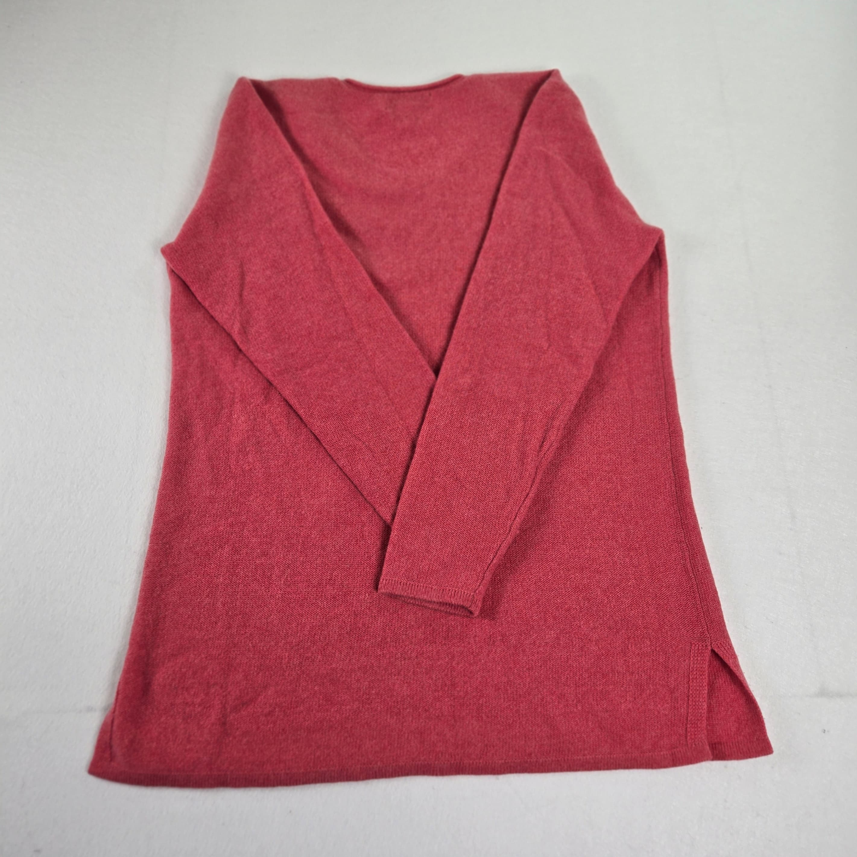 Saks Fifth Avenue Red V-Neck  100% Cashmere Sweater Size M - Thumbnail 7