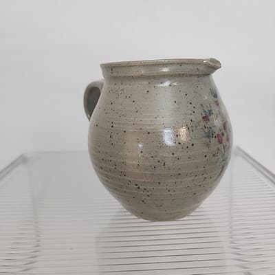 Handmade Pitcher Poterie de la Source Gray Flowers Incised 1983 Vintage - Thumbnail 3