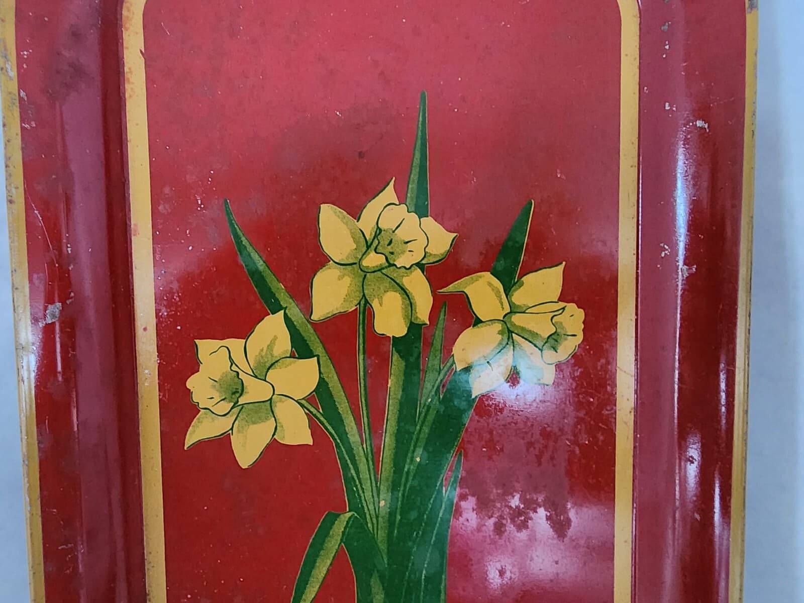 Vintage Red Metal Tray Mustard Yellow Daffodils Green Leaves 14" x 9" - Thumbnail 10