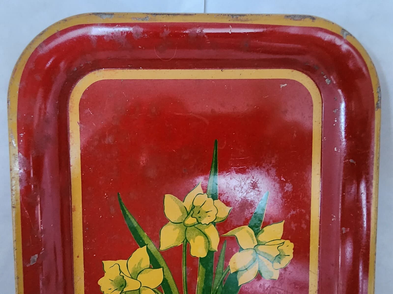 Vintage Red Metal Tray Mustard Yellow Daffodils Green Leaves 14" x 9" - Thumbnail 11