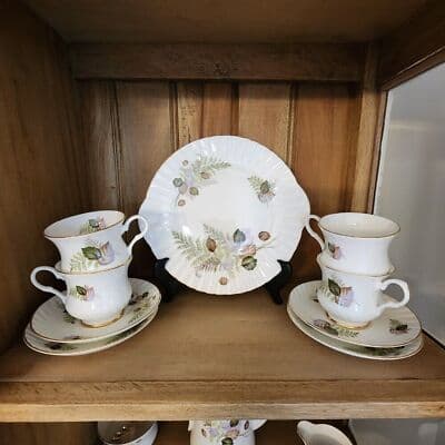 Claddagh‎ China_Made in Galway Ireland_Serves 4 - Thumbnail 2