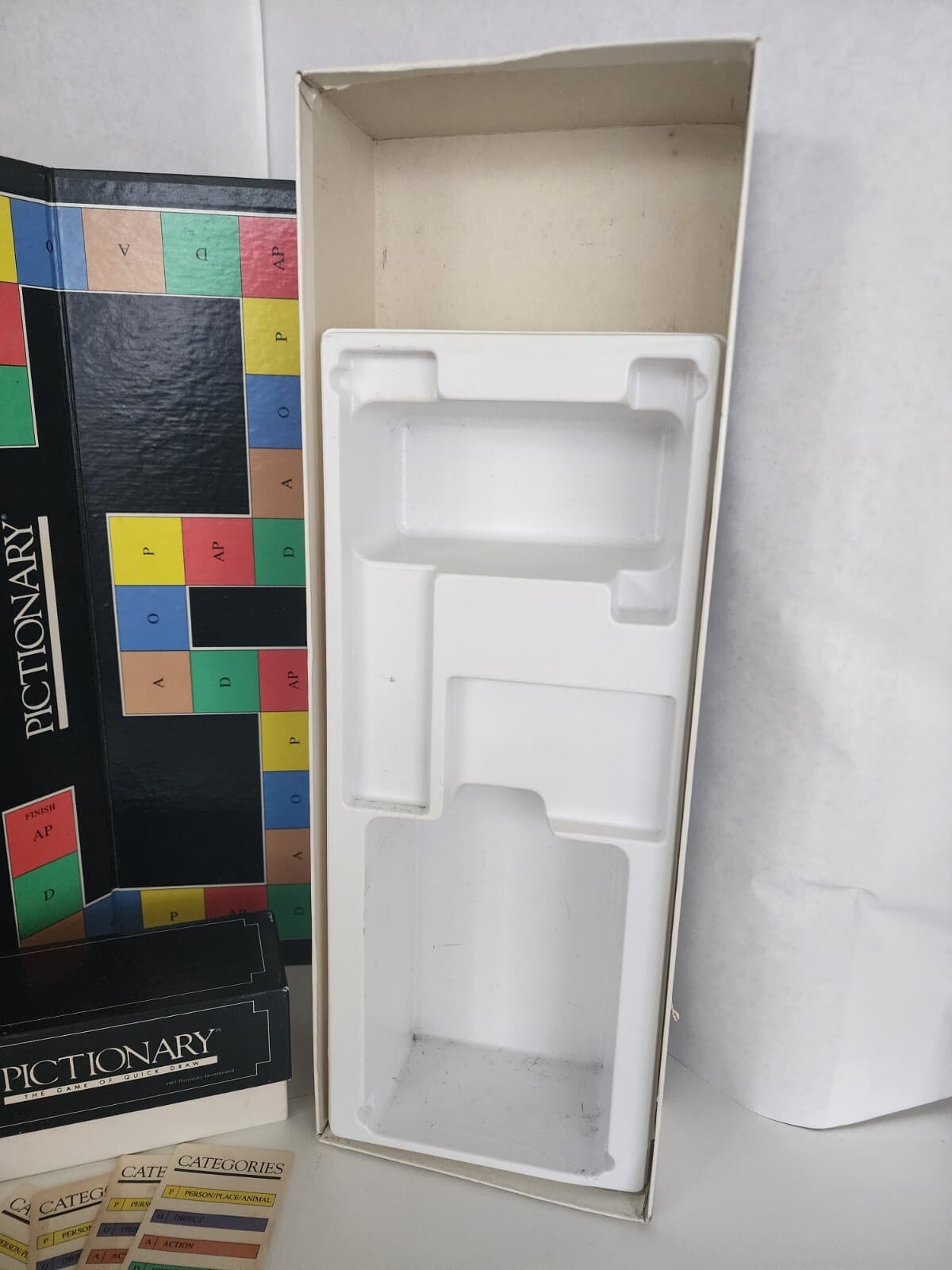 1985 Pictionary Board Game 1st First Edition Well Loved Vintage - Thumbnail 3