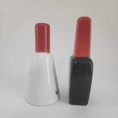Wink Red Nail Polish Shape Salt & Pepper Shakers Set 4" Tall black white - Thumbnail 5