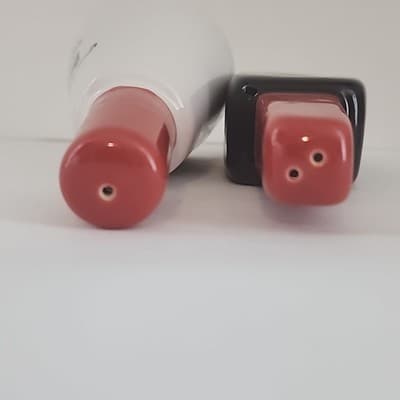 Wink Red Nail Polish Shape Salt & Pepper Shakers Set 4" Tall black white - Thumbnail 6