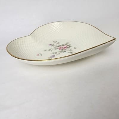 Mikasa Bone China Heart Shaped Candy Dish Floral Imprint Textured Gold Rim - Thumbnail 7