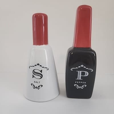 Wink Red Nail Polish Shape Salt & Pepper Shakers Set 4" Tall black white - Thumbnail 2