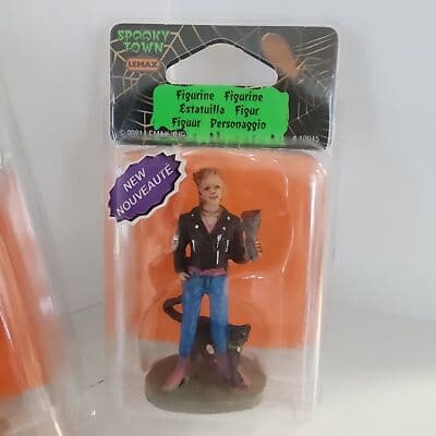Spooky Town Lemax Figurine #12045 c. 2021 "Kat" New in Box