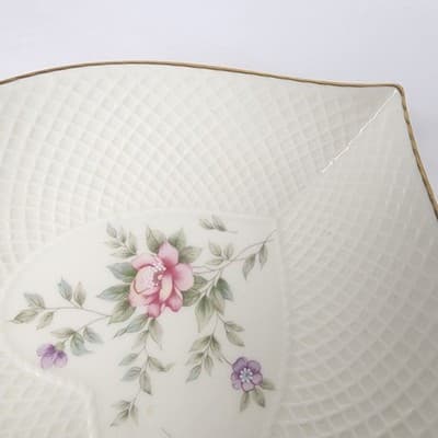 Mikasa Bone China Heart Shaped Candy Dish Floral Imprint Textured Gold Rim - Thumbnail 10