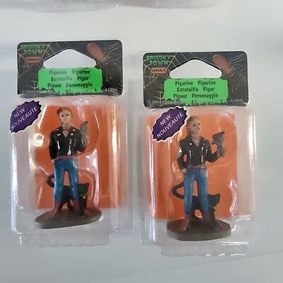 Spooky Town Lemax Figurine #12045 c. 2021 "Kat" New in Box - Thumbnail 3