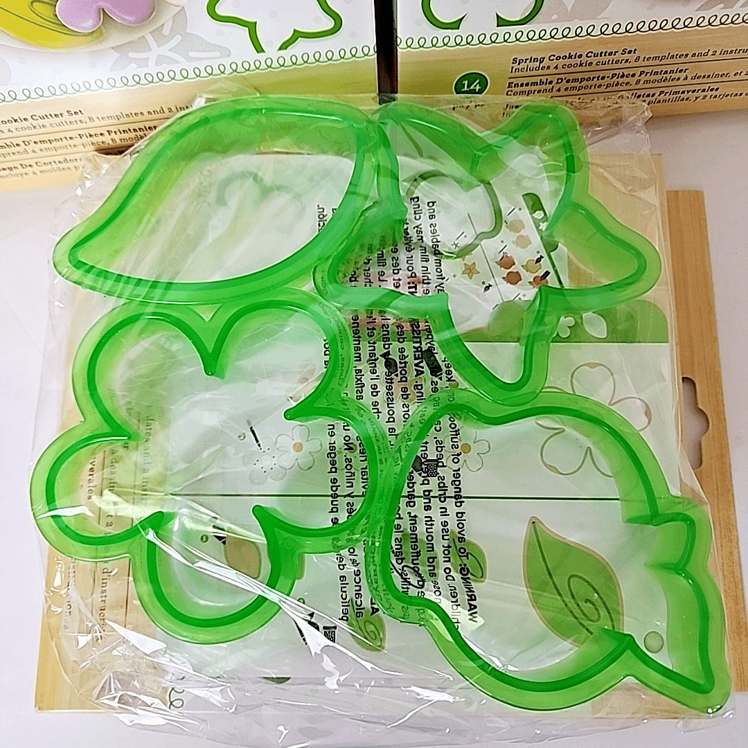 Sweet Sugarbelle Spring Cookie Cutter Set 14 Pieces Flowers Leaves New in Box - Thumbnail 4