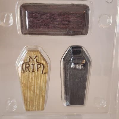 LEMAX Spooky Town Set of 3 Coffins 2007 New In Packaging #14853 - Thumbnail 6