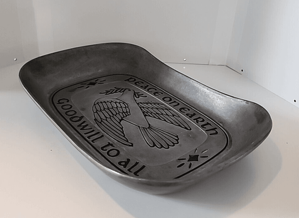 Vintage Pewter Bread Tray Dove Wilton Armetale Peace on Earth Goodwill to All - Thumbnail 4