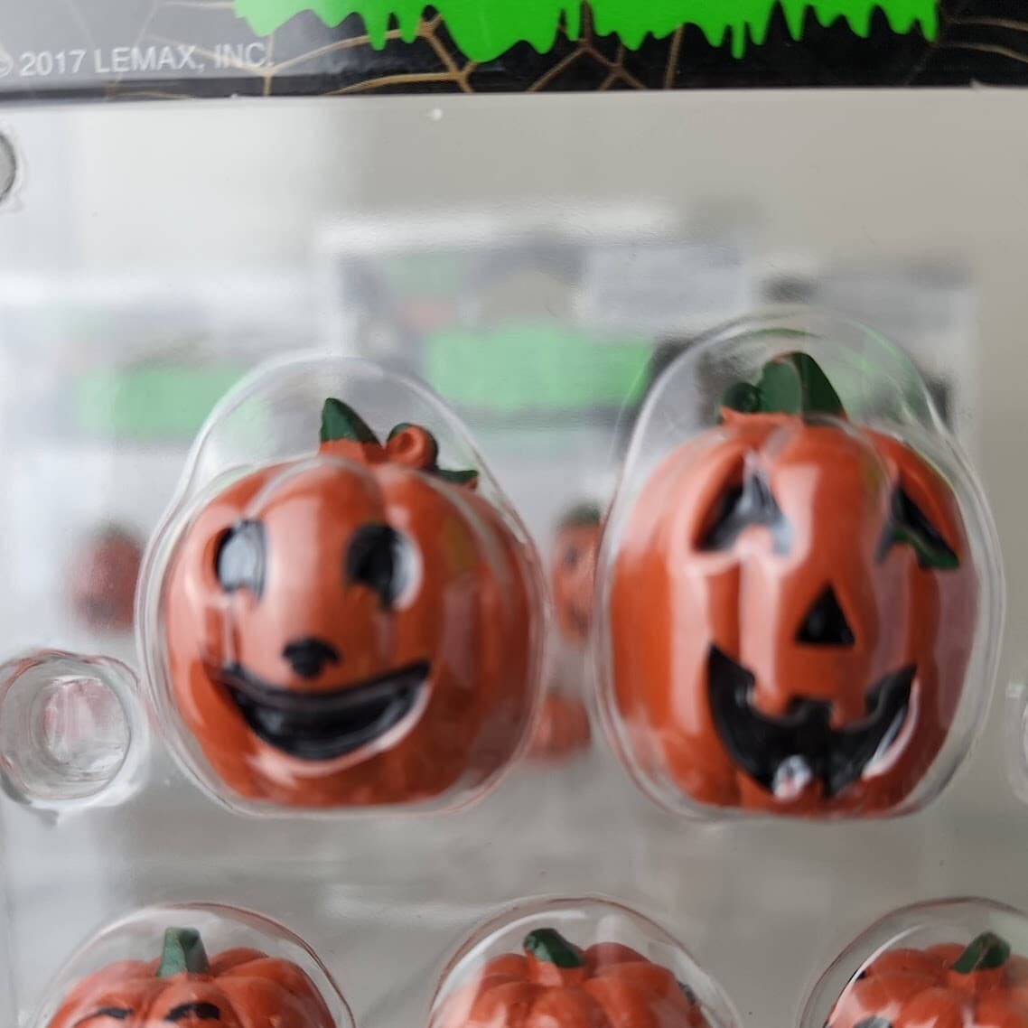 LEMAX SPOOKY TOWN 2017 Orange Happy Pumpkin Family of 5 New #14852 - Thumbnail 6