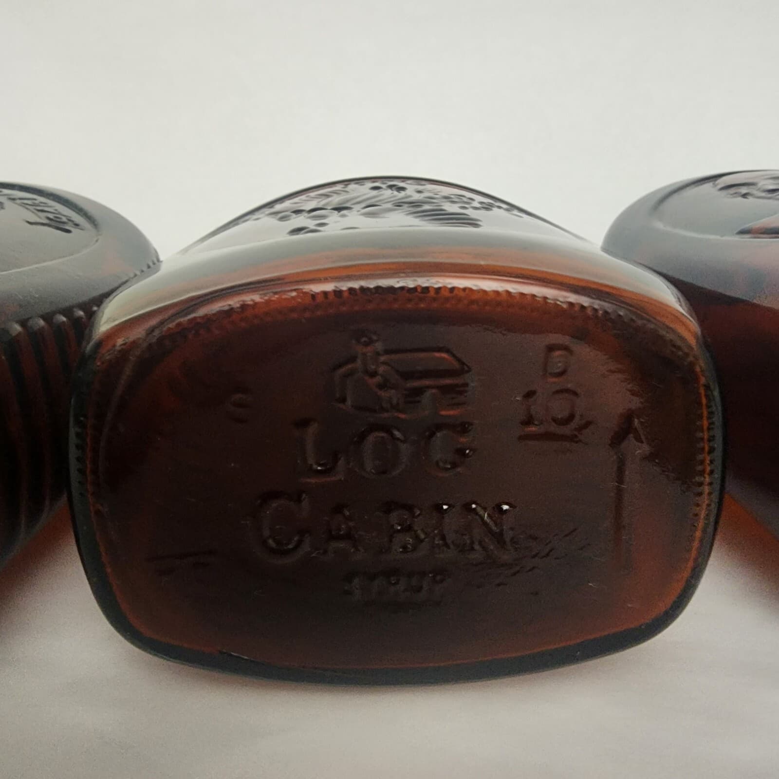 Set of 4 1776 Bicentennial Log Cabin Maple Syrup Amber Glass Bottles Vintage - Thumbnail 15