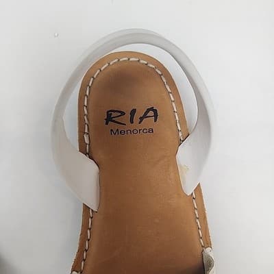 Ria Menorca Sandals white Ankle Strap Open Toed Size EU 34 US 3 Kids 2.5 - Thumbnail 2
