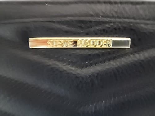 Steve Madden Black Zip Around Wristlet Wallet Gold Metal Accents Chevron Quilted - Thumbnail 2