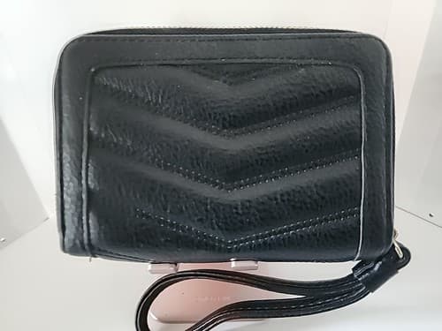 Steve Madden Black Zip Around Wristlet Wallet Gold Metal Accents Chevron Quilted - Thumbnail 4